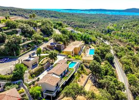 Villa with sea and mountain views, located ten minutes from the port of Saint-Tropez