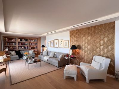 Cannes Apartment with Sea View – 30 Guests, Near Croisette