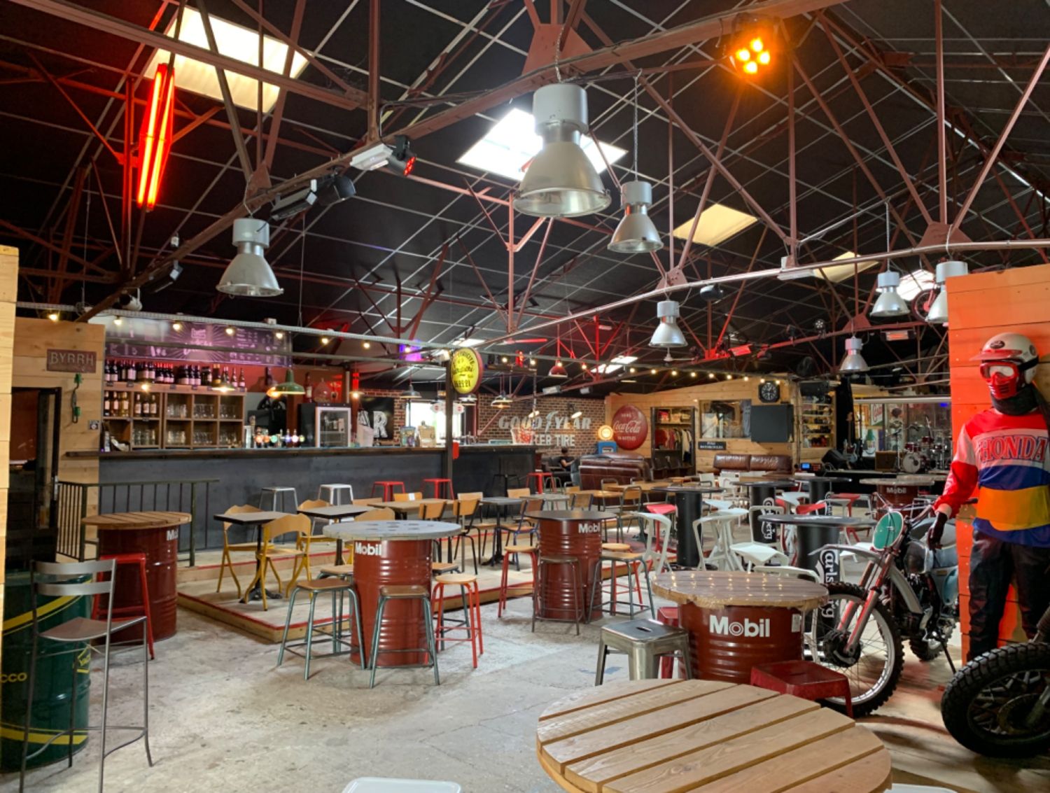 Unusual space, concept store, bar, boutique