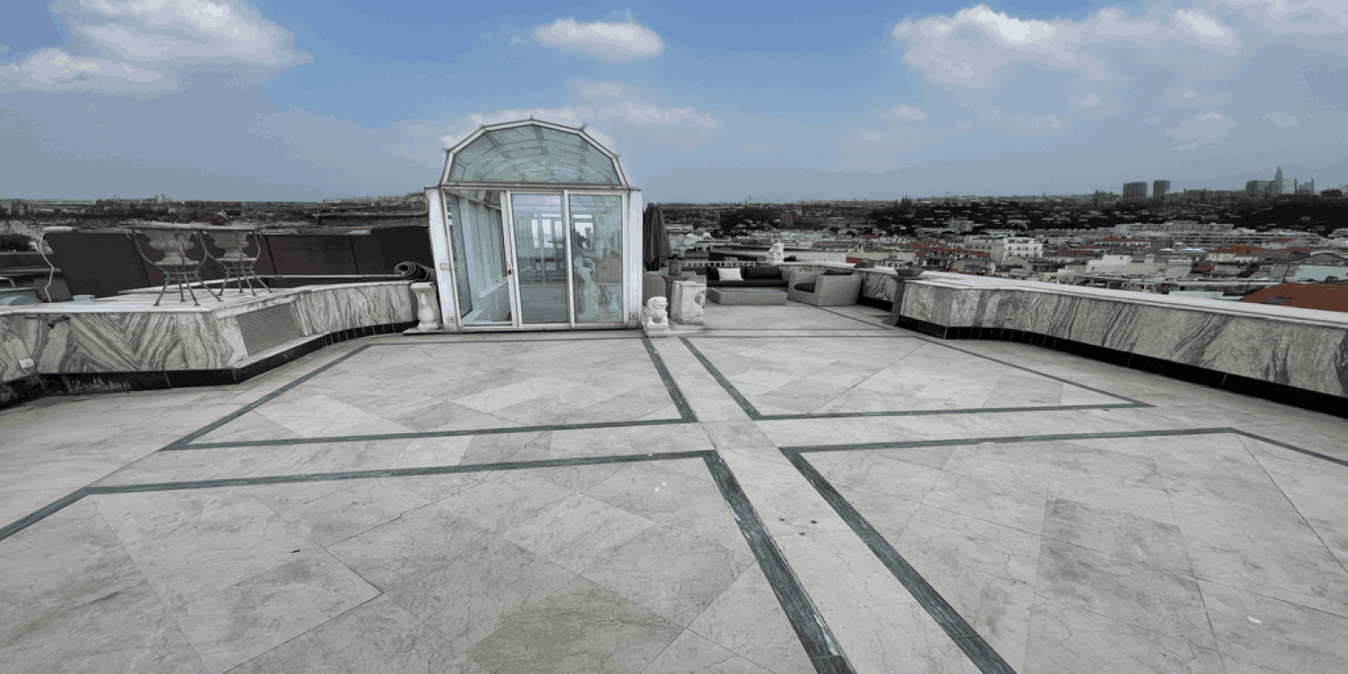 Private rooftop Duplex for 80 guests - Front View of the Palace