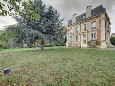 Mansion in Chatou for events