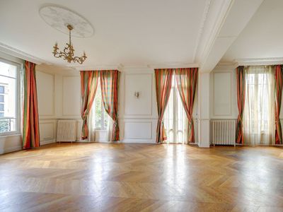 Mansion in Chatou for events