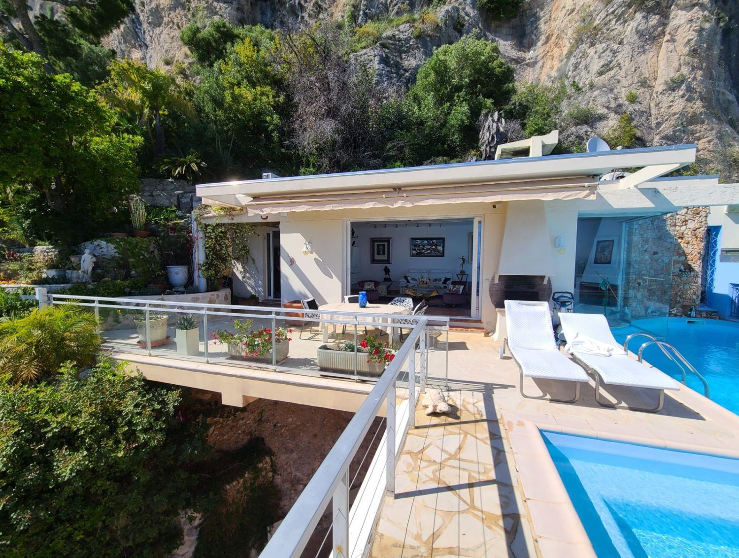 Villa de luxe avec piscine et vue panoramique à Èze-sur-Mer