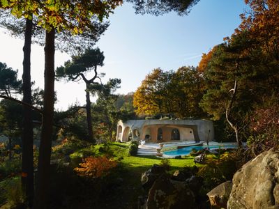 Vintage 70s troglodyte villa 