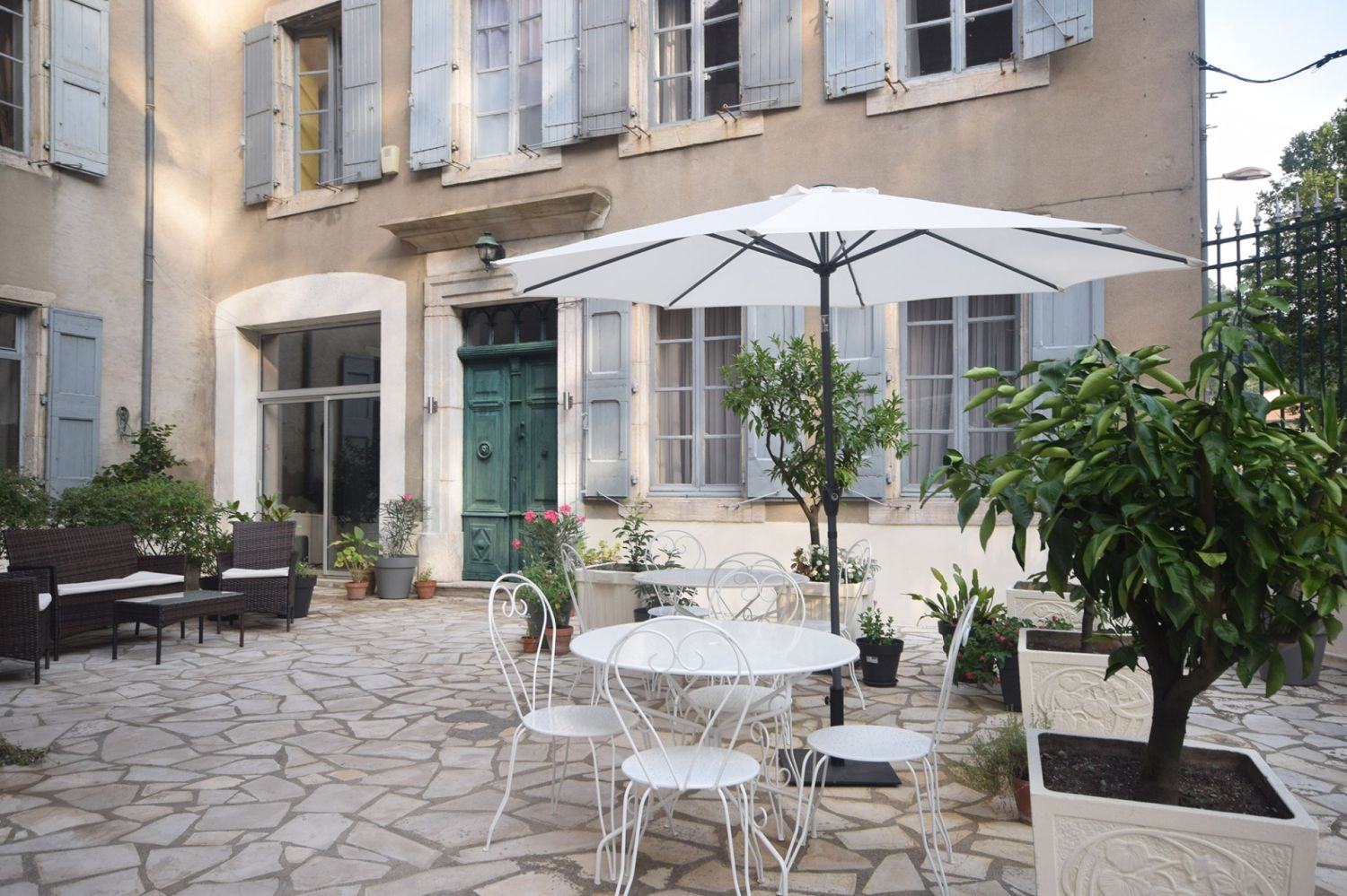 Charming house with vineyard and secret garden