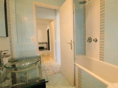2-Bedroom Apartment Cannes – Terrace, 20 Guests