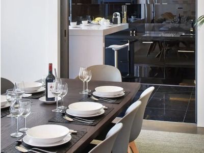 Spacious apartment facing the Palais des Congrès