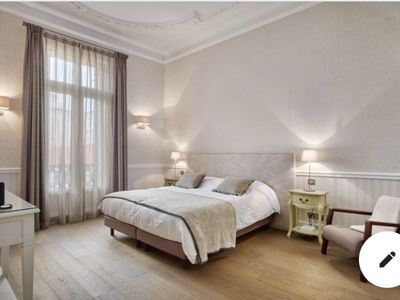 Spacious apartment facing the Palais des Congrès