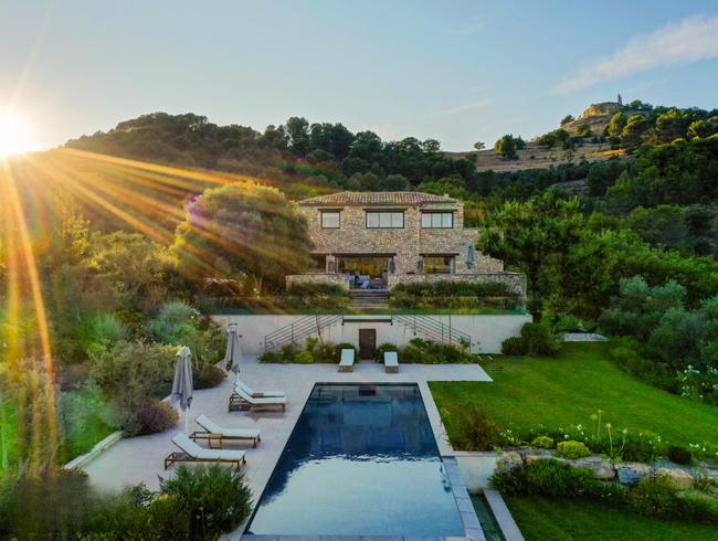 Élégante bastide provençale avec vue panoramique sur les montagnes pour des événements