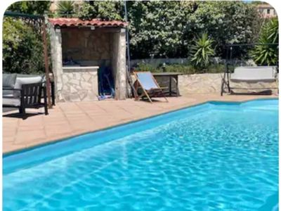 Villa with sea view over Marseille and its islands