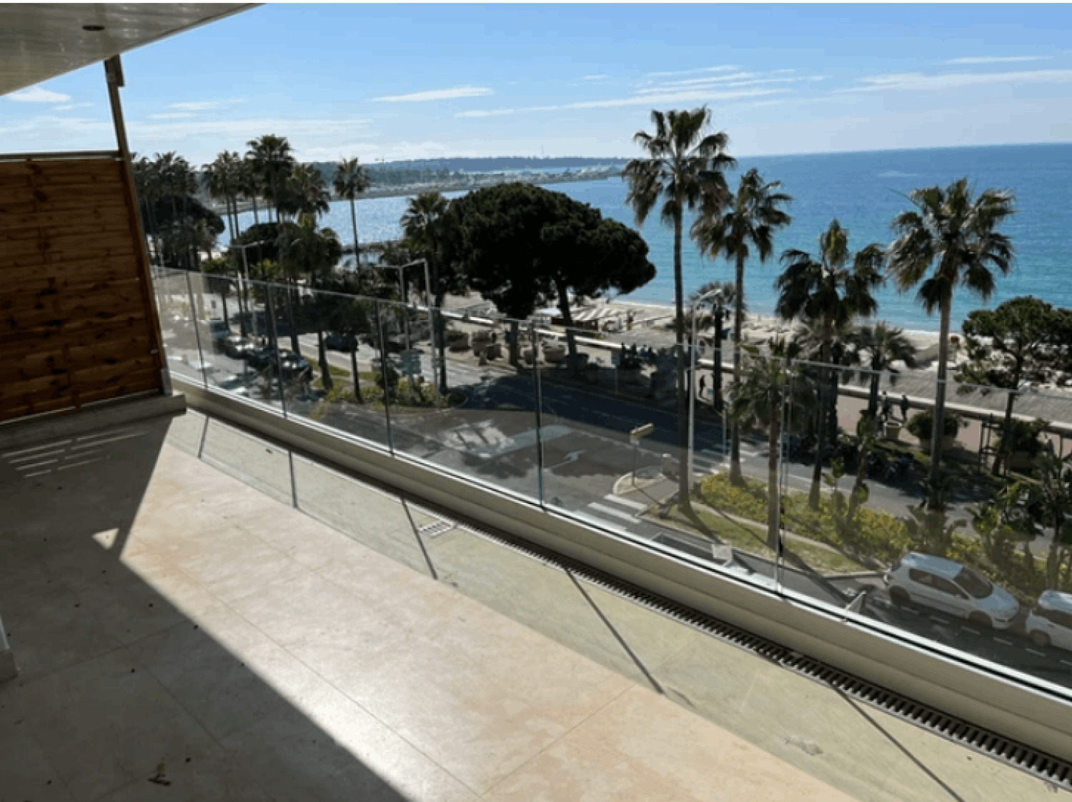 Appartement sur la Croisette à Cannes – Vue mer et terrasse