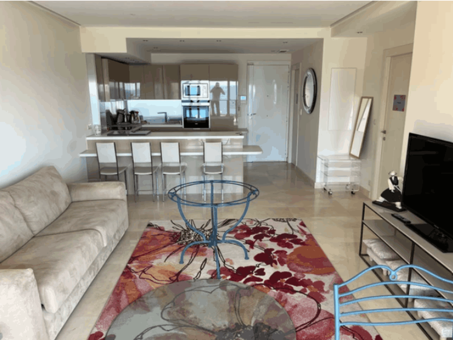 Appartement sur la Croisette à Cannes – Vue mer et terrasse