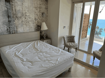 Appartement sur la Croisette à Cannes – Vue mer et terrasse