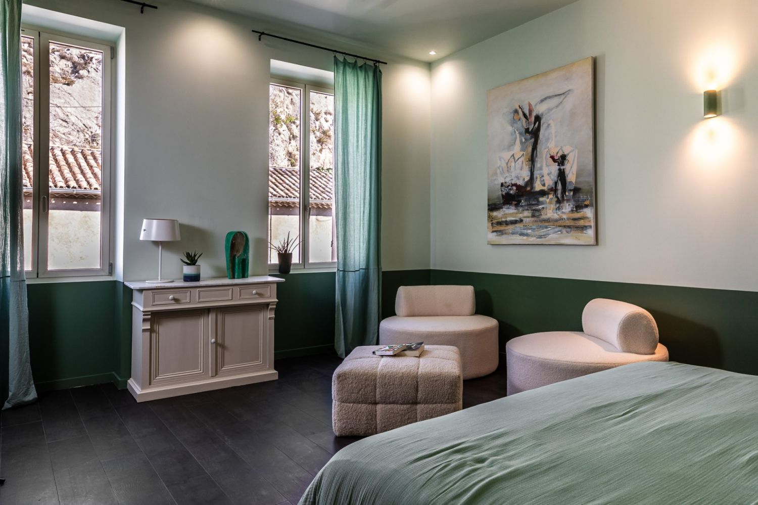 An old farmhouse completely renovated in the heart of Provence