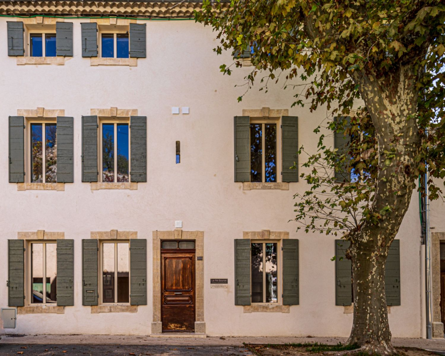 An old farmhouse completely renovated in the heart of Provence