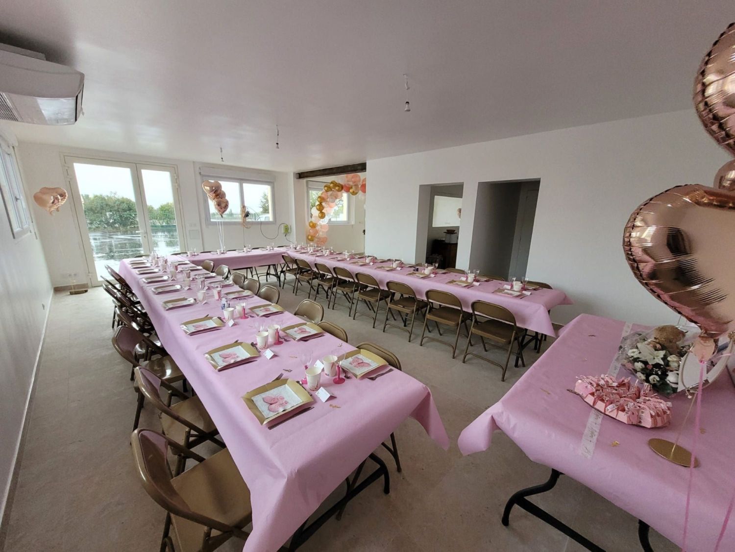 Meeting room and reception in Courthezon