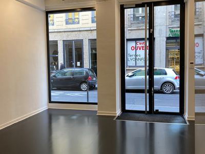 Galerie pop-up de 30 m² sur la Presqu'île de Lyon