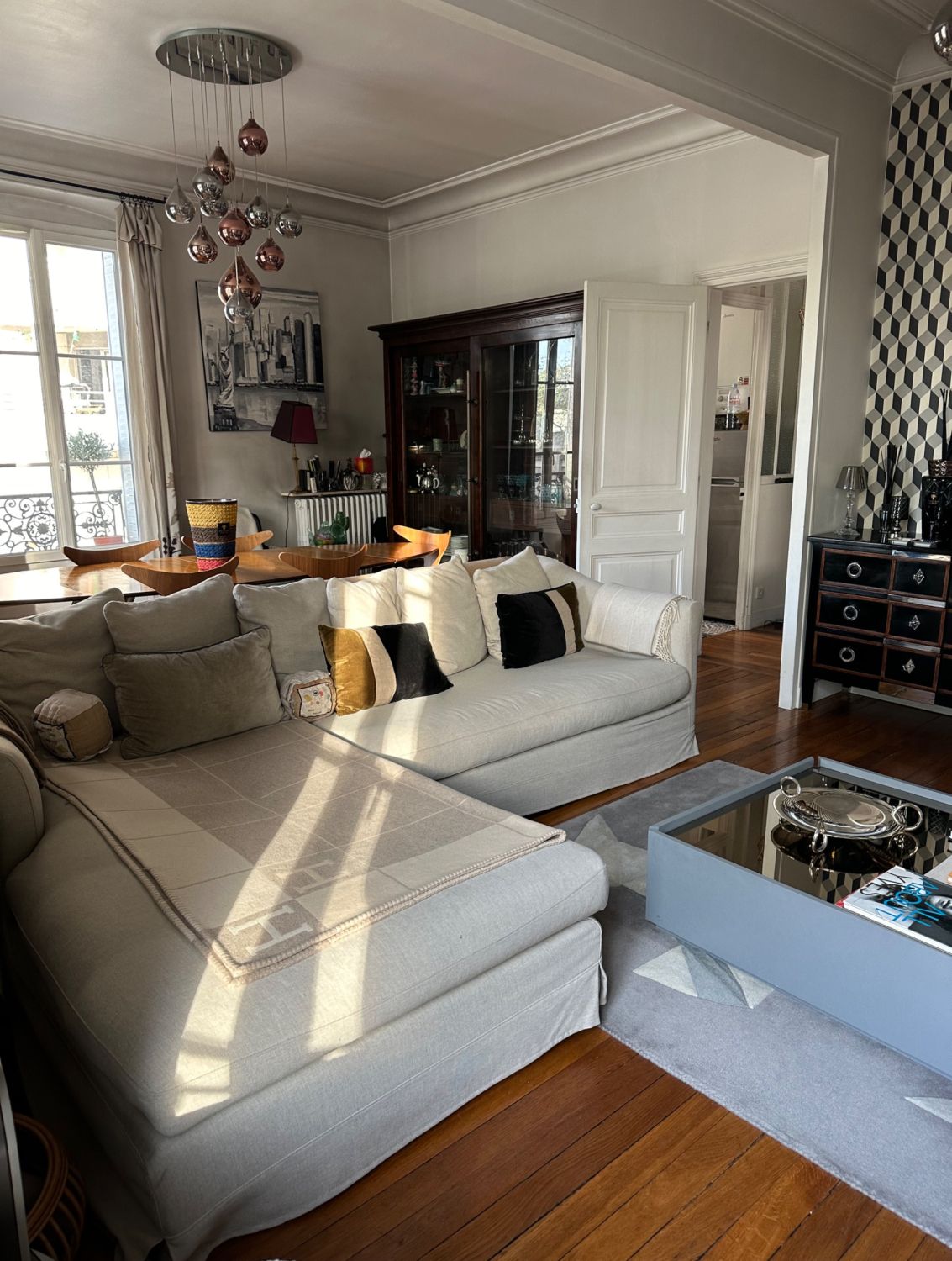Elegant Apartment Near Eiffel Tower | 40m² Living Room