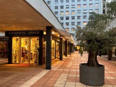 Gallery at the Swiss Village: Art Space for Events in Paris