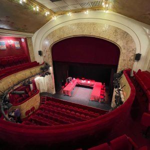 Théâtre Parisien Élégant pour Événements et Privatisations