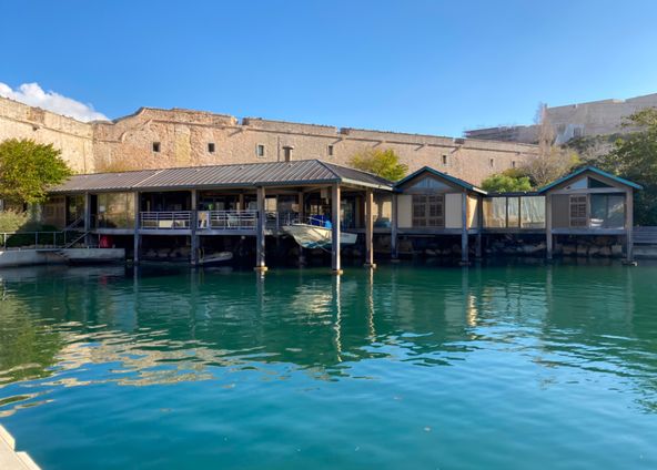 Villa on stilts - unique place in Marseille