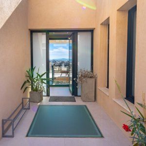Villa with swimming pool, garden and sea view