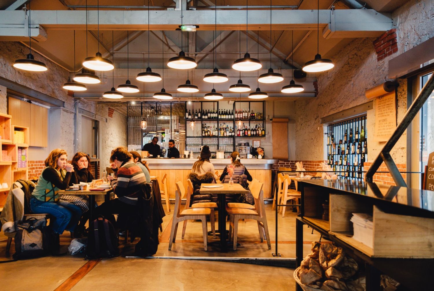 Salle de Bar Lumineuse pour Événements à Paris | Cocktails, Séminaires & Plus