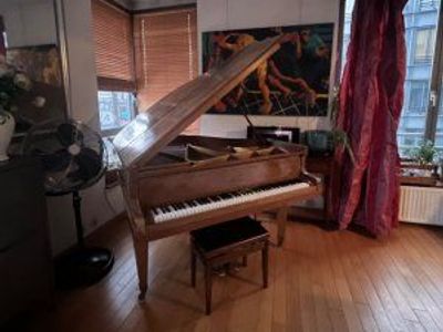 Canal-View Loft with Grand Piano & Courtyard | Paris Event Venue