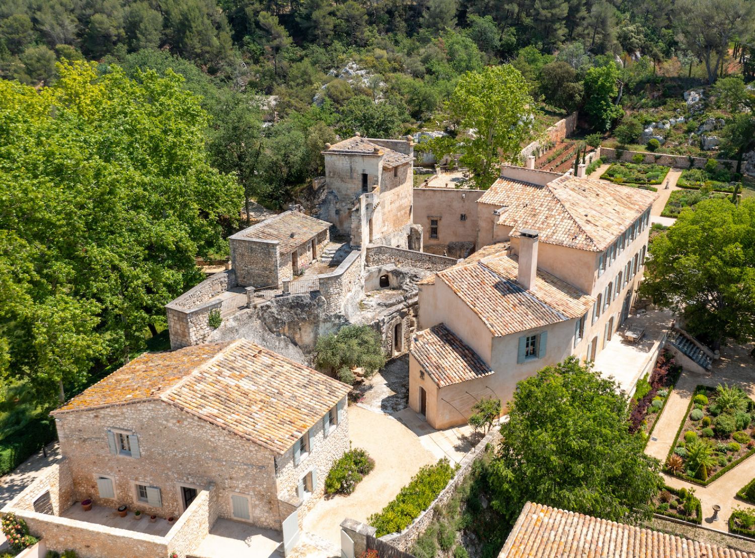 13th century vineyard castle