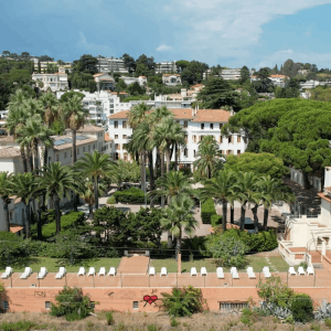 Solarium avec vue mer panoramique à Cannes – Pour événements élégants en extérieur