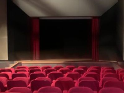 Theater Venue Cannes – 120 Seats Near Palais des Festivals