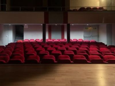 Theater Venue Cannes – 120 Seats Near Palais des Festivals