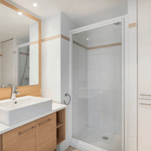1-Bedroom Apartment Cannes – Terrace, 10 Guests