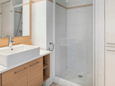 1-Bedroom Apartment Cannes – Terrace, 10 Guests