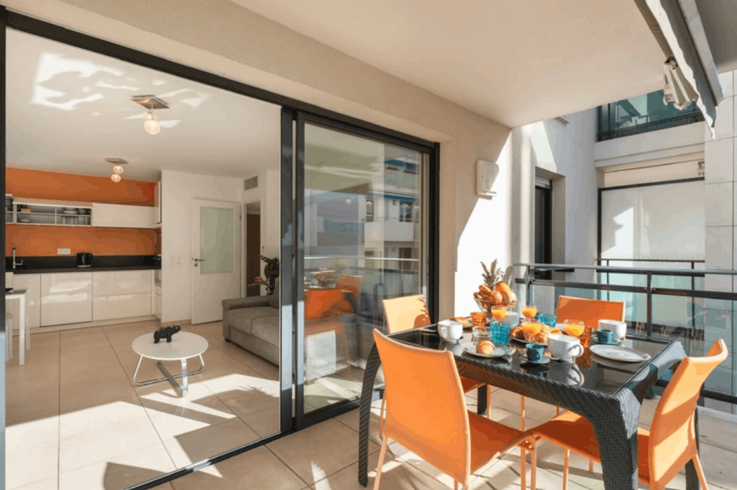 1-Bedroom Apartment Cannes – Terrace, 10 Guests