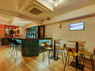 Private Comedy Club & Bar in Paris | Exclusive Events