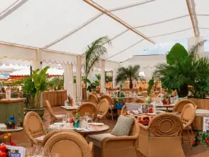 Restaurant & bar en bord de mer à Cannes – Pour événements sur mesure