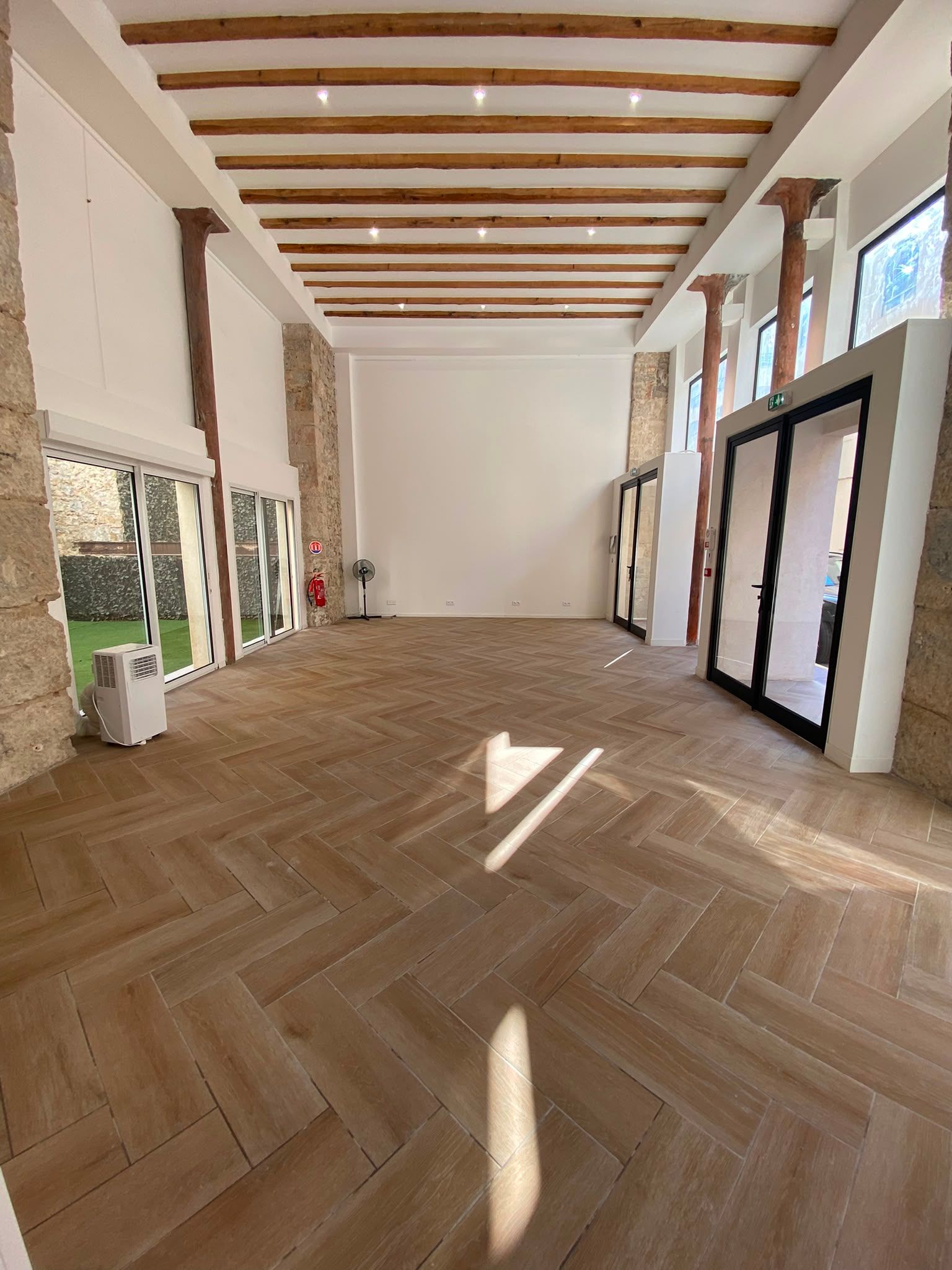 Event Space Cannes – 150m² Loft Near Palais, 100 Guests