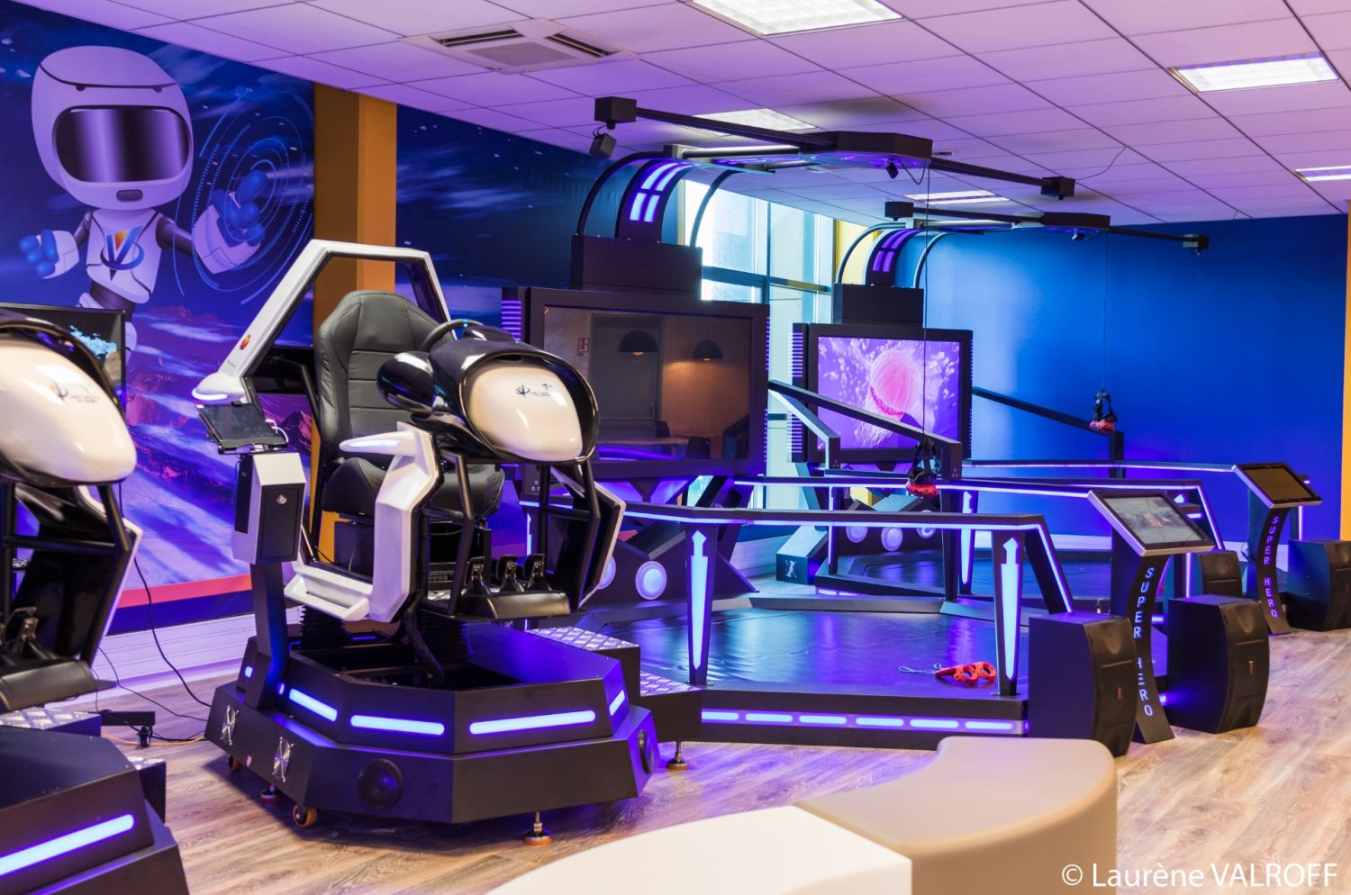 Virtual reality games room