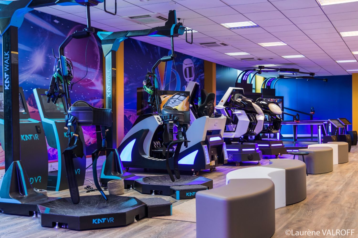 Virtual reality games room