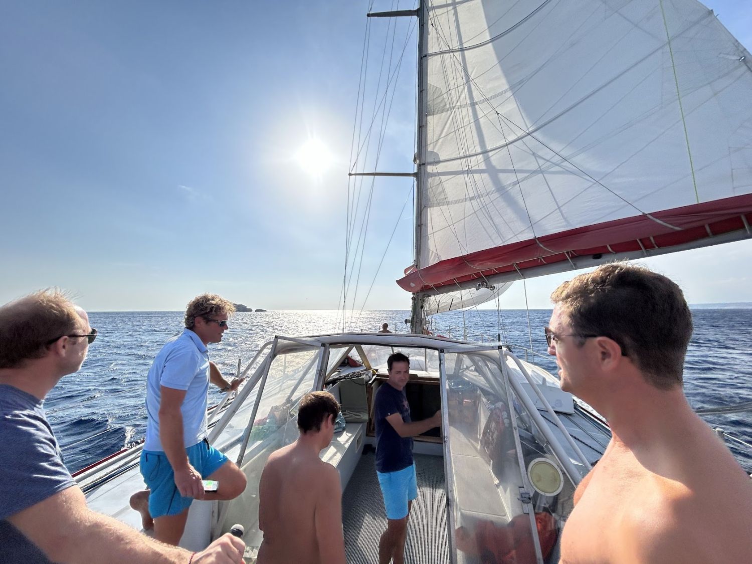 Voilier à Marseille pour vos sorties en mer jusqu'à 30 personnes