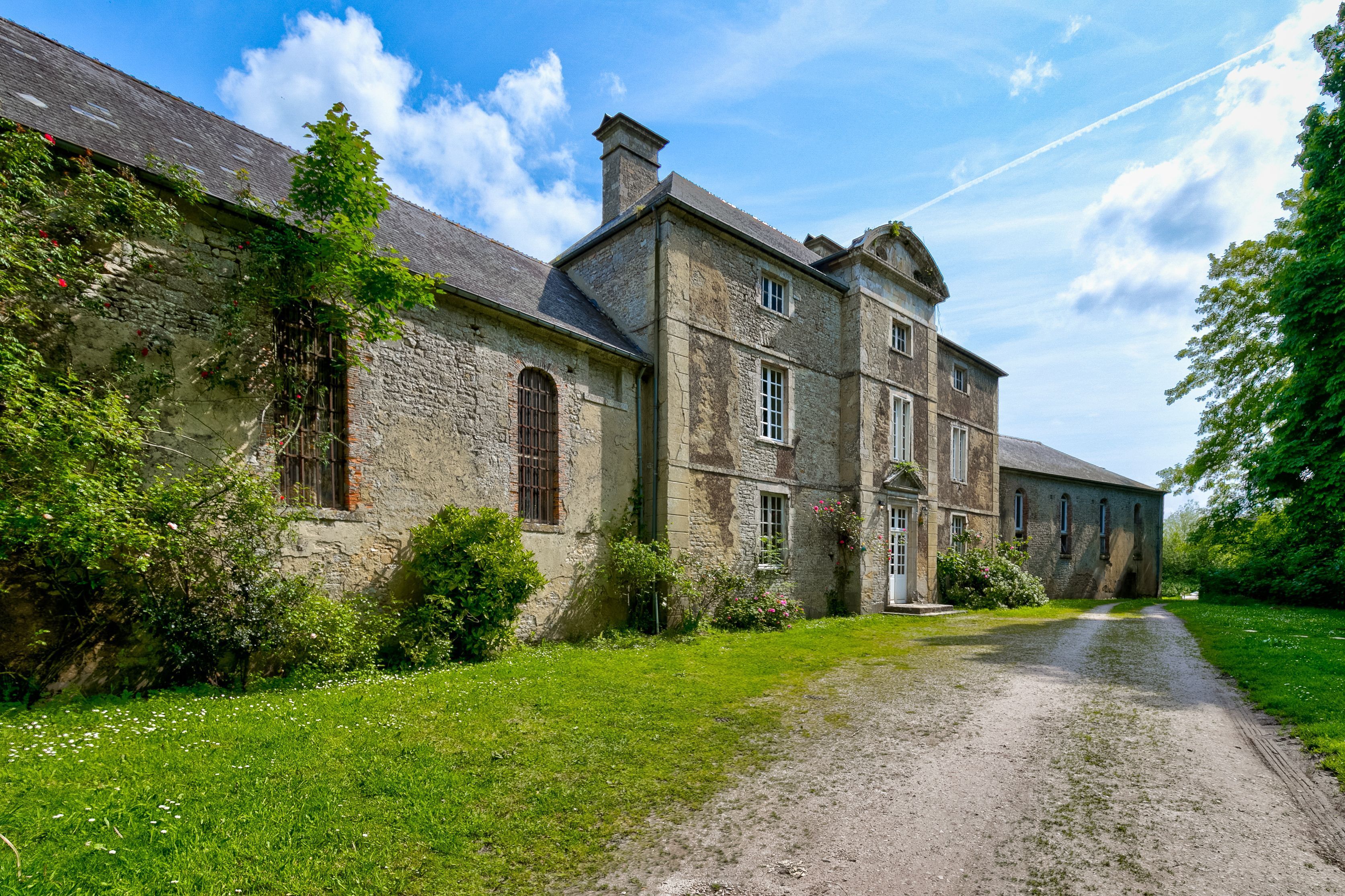 Authentic 12th century château in the heart of Normandy