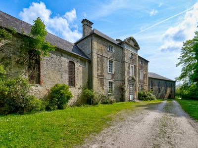 Authentique Château du 12ème siècle au coeur de la Normandie