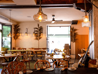 Cannes Restaurant – Californian Vibe, 155 Guests, 2 Min to Palais