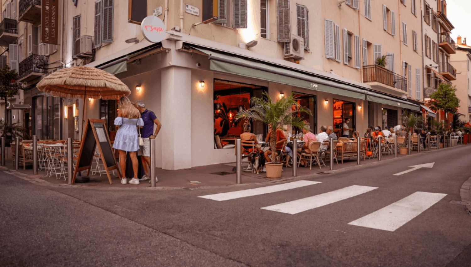 Restaurant californien à Cannes avec terrasse – Près du Palais