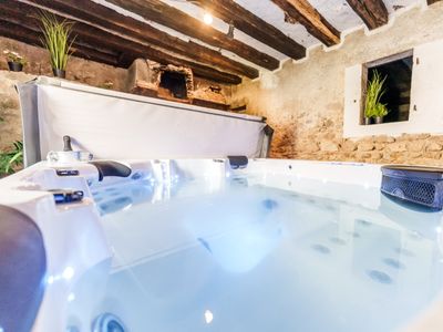 Large capacity domain with reception room