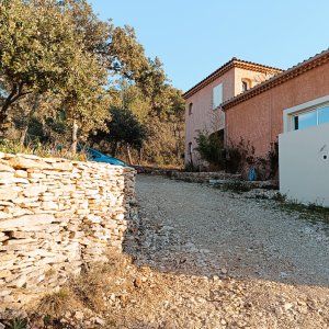 Villa with views of Mont Ventoux and the Dentelles de Montmirail 