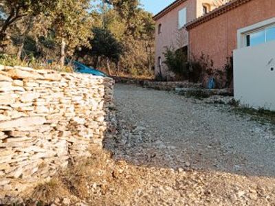 Villa with views of Mont Ventoux and the Dentelles de Montmirail 