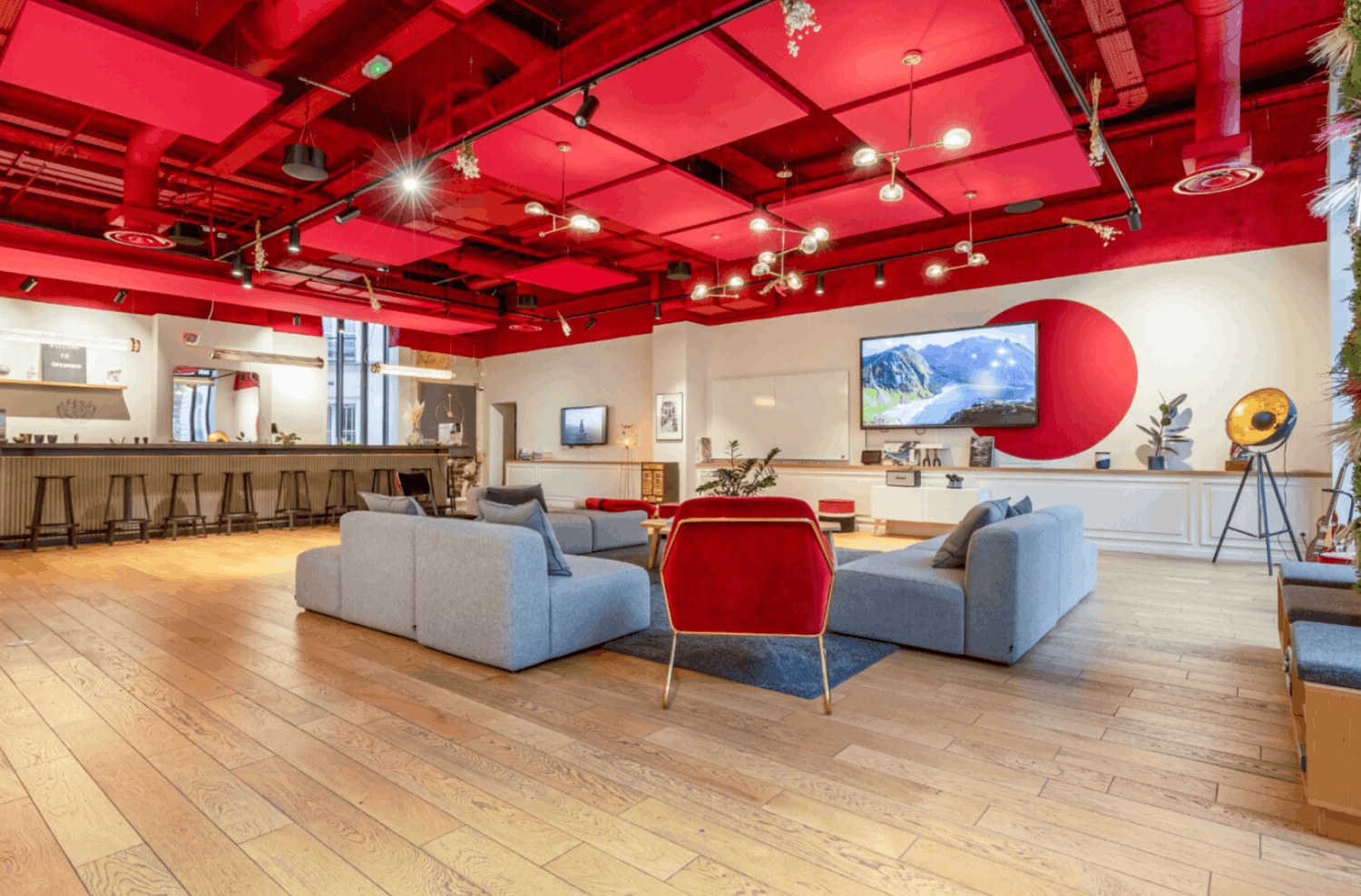 Elegant Event Venue in Paris with Historic Charm & Modern Amenities
