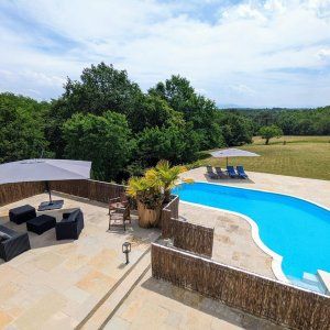 Basque house with large outdoor spaces and views of the Pyrenees 
